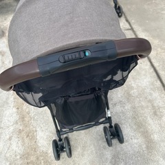 B型combiベビーカーの画像