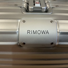 福岡市博多引取り限定　使用少・生涯保証 リモワ オリジナル 925.40 コンパクト シルバー 29リットル 4輪 RIMOWA  の画像