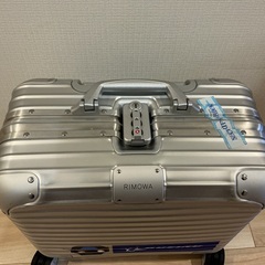福岡市博多引取り限定　使用少・生涯保証 リモワ オリジナル 925.40 コンパクト シルバー 29リットル 4輪 RIMOWA  の画像