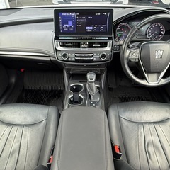 総額379万円★220系後期　クラウンハイブリッド　RSアドバンス　サンルーフ　TRDフルエアロ　黒本革シート　4本出しマフラー　セーフティパッケージプラス　デジタルインナーミラー　純正12.3インチナビ　ヘッドアップディスプレイ　純正18インチAWの画像