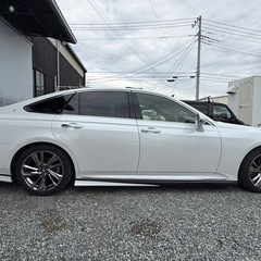 総額379万円★220系後期　クラウンハイブリッド　RSアドバンス　サンルーフ　TRDフルエアロ　黒本革シート　4本出しマフラー　セーフティパッケージプラス　デジタルインナーミラー　純正12.3インチナビ　ヘッドアップディスプレイ　純正18インチAWの画像