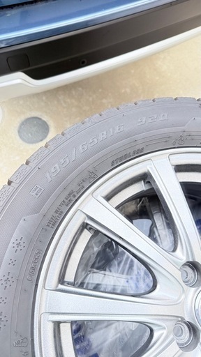 【美品】スタッドレスタイヤホイール付き、16インチ（195/65R16）