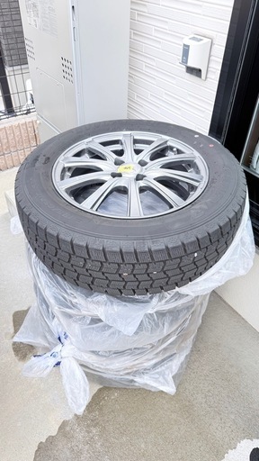 【美品】スタッドレスタイヤホイール付き、16インチ（195/65R16）