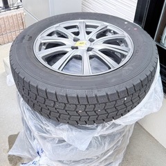 【美品】スタッドレスタイヤホイール付き、16インチ（195/65R16）の画像