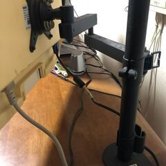 １７インチパソコンモニタ＋取付アームの画像