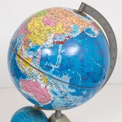 天球儀付き地球儀の画像