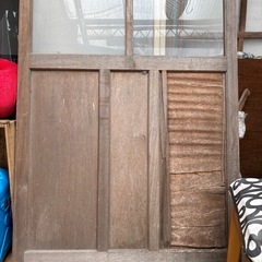 扉、乳白ガラスの画像