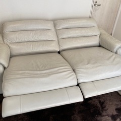 【定価21,9900円】美品　ニトリ 3人用両電動リクライニングソファの画像