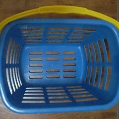 プラスチックバスケット 手さげカゴの画像