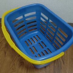 プラスチックバスケット 手さげカゴの画像