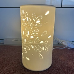 年末最終処分セール　Ⓜ️商品 【土日㊗️対応】 株式会社ニトリ&OMH オーム電機　卓上型　インテリア照明、ライト　動作確認済み　現状渡し　の画像