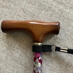  【お引取り決まりました】女性用の杖　ステッキ　花柄　長さ調節可能の画像