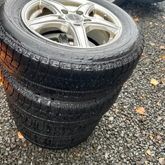 195/65Ｒ15 ヴォクシー　スタッドレスタイヤアルミの画像