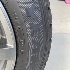 スタッドレスタイヤの画像