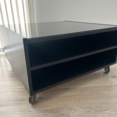 IKEA ガラストップ　センターテーブルの画像