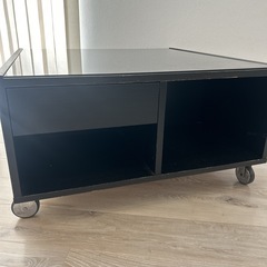 IKEA ガラストップ　センターテーブルの画像