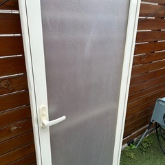 浴室ドアの画像