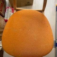 1人がけ椅子　椅子　2つありの画像