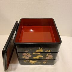 お正月 おせちのお重箱(3段)の画像