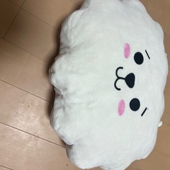 BTSクッション3個の画像