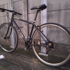 クロスバイクです。　前タイヤ新品です。の画像