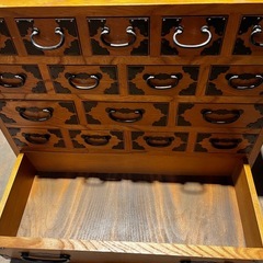 レトロ　からくり　収納棚の画像