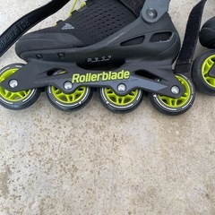 ローラーブレードです。ほぼ履いていませんのできれいです綺麗ですの画像