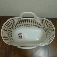 プラスチックバスケット(ホワイト) 手さげカゴの画像
