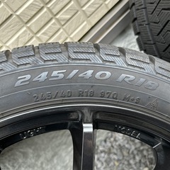 スタッドレスタイヤ ホイール4本セット245/40R18 の画像