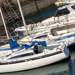 ヨット2艇の画像