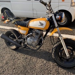 希少 チョビ三段シート HONDAロゴ入り エイプ 金×黒の画像