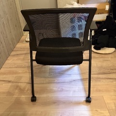 オフィスチェア折り畳みしき式2脚セット(1つ1500円)の画像