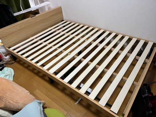 木製ダブルベッド　ほぼ新品　分解済