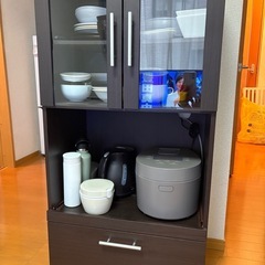 食器棚の画像