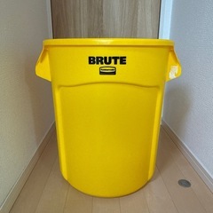 ラバーメイド(Rubbermaid) Vented BRUTE 丸型コンテナ 76L (20ガロン) の画像