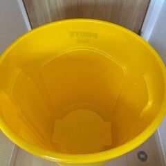 ラバーメイド(Rubbermaid) Vented BRUTE 丸型コンテナ 76L (20ガロン) の画像