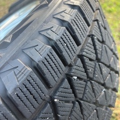 ブリヂストン スタッドレスタイヤ+ホイール　225/65R17の画像