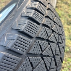 ブリヂストン スタッドレスタイヤ+ホイール　225/65R17の画像