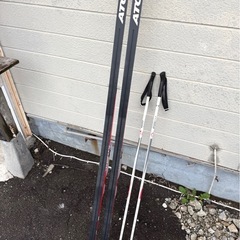 お引取り限定 ATOMIC アトミック ワールドカップ クラシカル クロスカントリースキー板 196cm 歩くスキー ストック付きの画像