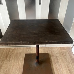 ビンテージ
アイアンウッドテーブルの画像