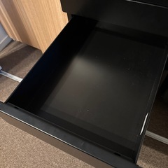 デスク下キャビネットの画像