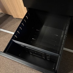 デスク下キャビネットの画像