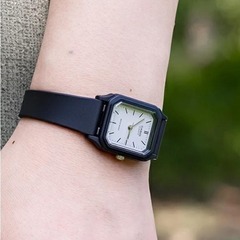 【未使用】カシオ レディース腕時計 LQ-142-7B1H ブラックの画像