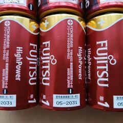 まだ使える乾電池（単１形）13個の画像