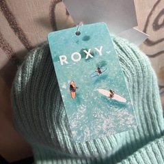 新品ロキシー　ニット帽の画像