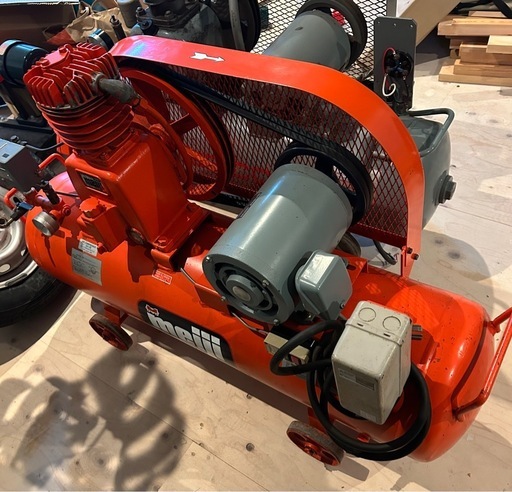 コンプレッサー200V