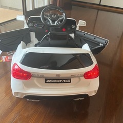 メルセデス・ベンツ AMG CLA45 電動カーの画像