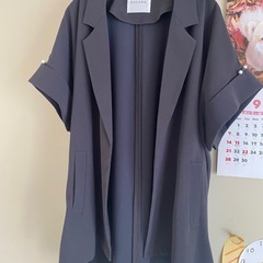 ♢美品 袖にパール付き ベストの画像