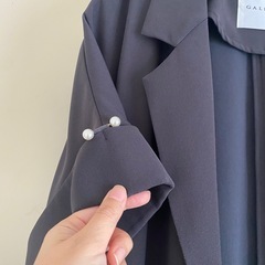 ♢美品 袖にパール付き ベストの画像