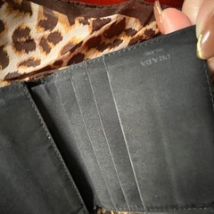 プラダPRADAナイロン三つ折り財布の画像